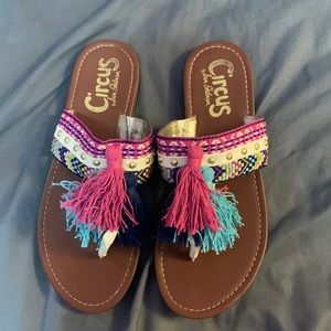 Circus by Sam Edelman colorful pom Pom sandals size 7.5